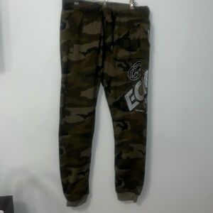 NWT Ecko Unlimited Camo Sweatpants Size XL